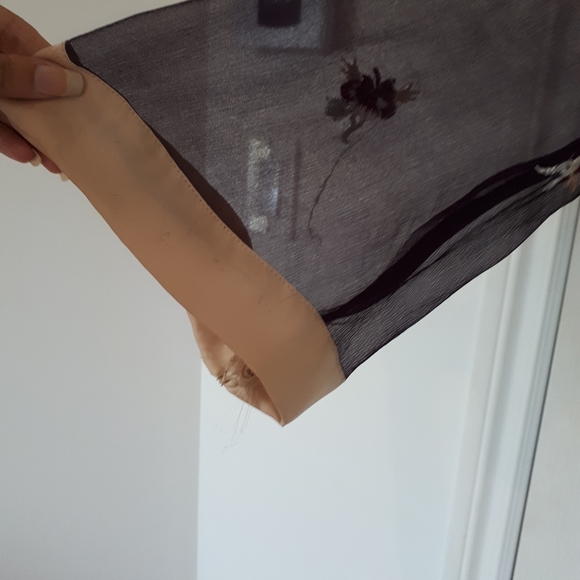 Traditional outfit - Picture 7 of 7